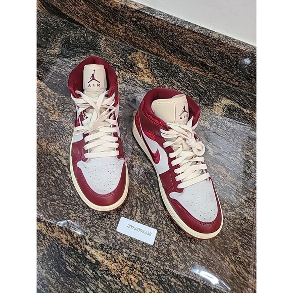 Nike Air Jordan 1 Mid SE Tiki Leaf Red Sail -Women Size 9 Men 7.5 - Picture 4 of 11